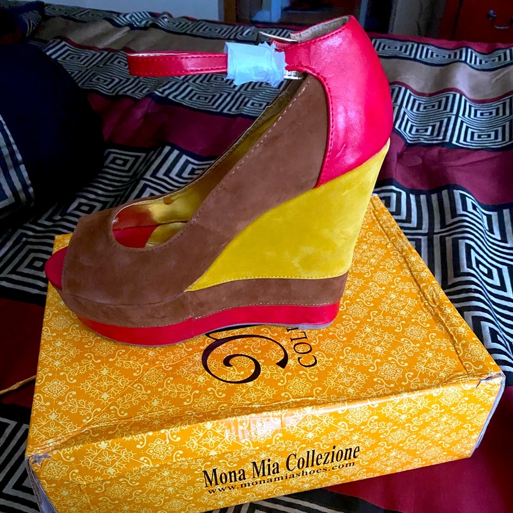 Brown/red/Yellow wedge size 8